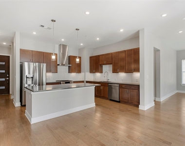 4501 Jackson Ave - Photo Thumbnail 3
