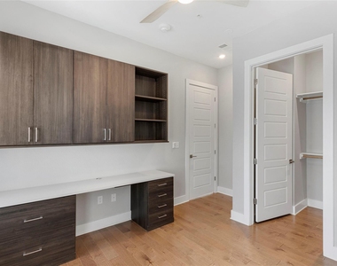 4501 Jackson Ave - Photo Thumbnail 9
