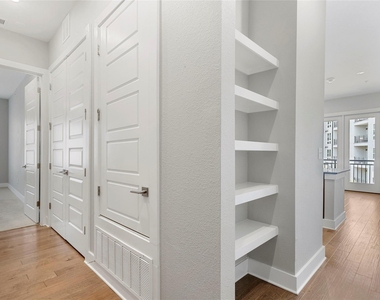4501 Jackson Ave - Photo Thumbnail 2