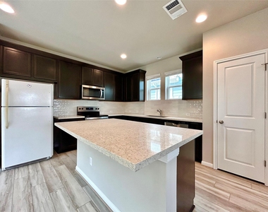202 Elm Branch Trl - Photo Thumbnail 11