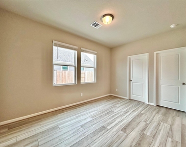 202 Elm Branch Trl - Photo Thumbnail 9