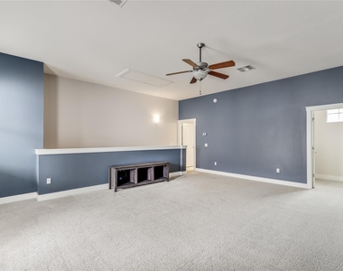 2520 Bluebonnet Ln - Photo Thumbnail 22