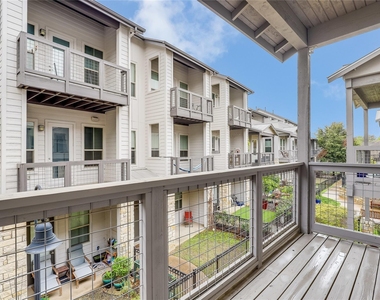 2520 Bluebonnet Ln - Photo Thumbnail 27