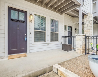 2520 Bluebonnet Ln - Photo Thumbnail 8