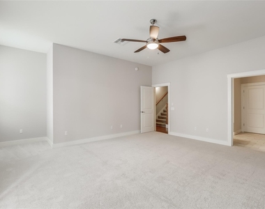 2520 Bluebonnet Ln - Photo Thumbnail 15