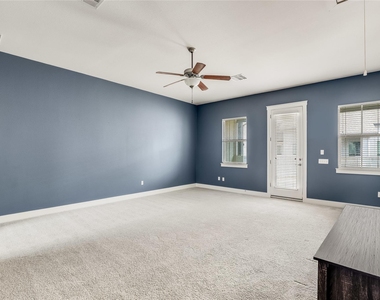 2520 Bluebonnet Ln - Photo Thumbnail 6