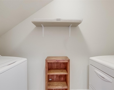 2520 Bluebonnet Ln - Photo Thumbnail 26