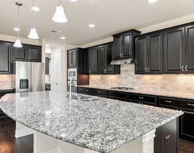 235 Senna Dr - Photo Thumbnail 10