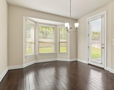 235 Senna Dr - Photo Thumbnail 11