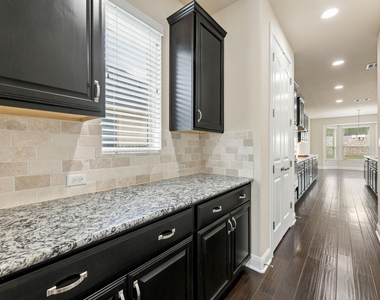 235 Senna Dr - Photo Thumbnail 6