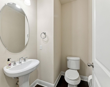 235 Senna Dr - Photo Thumbnail 16