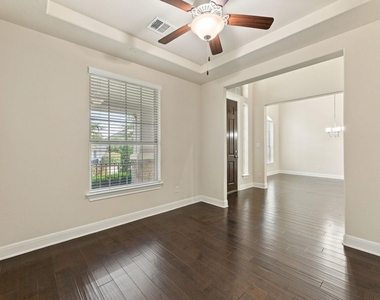 235 Senna Dr - Photo Thumbnail 4