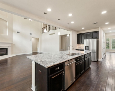 235 Senna Dr - Photo Thumbnail 8