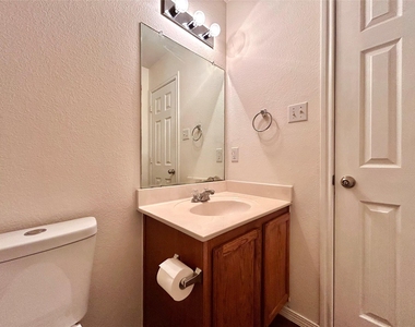 102 Adame Ln - Photo Thumbnail 26
