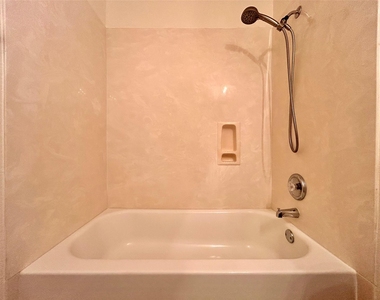 102 Adame Ln - Photo Thumbnail 31