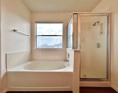 102 Adame Ln - Photo Thumbnail 29