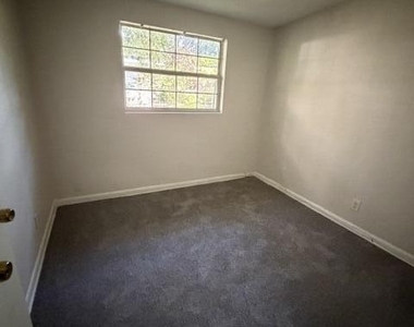 3045 Nolan Street - Photo Thumbnail 4