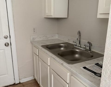 3045 Nolan Street - Photo Thumbnail 10