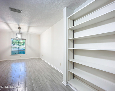 5509 Bloomwood Court - Photo Thumbnail 9