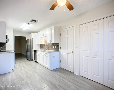 5509 Bloomwood Court - Photo Thumbnail 11