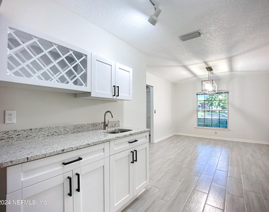 5509 Bloomwood Court - Photo Thumbnail 8