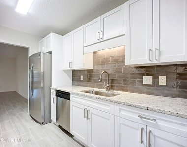 5509 Bloomwood Court - Photo Thumbnail 12