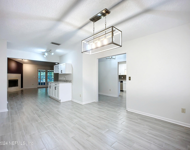 5509 Bloomwood Court - Photo Thumbnail 5