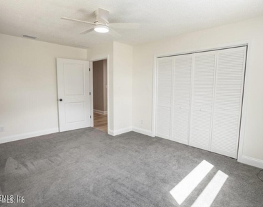 44259 Artesian Boulevard - Photo Thumbnail 17