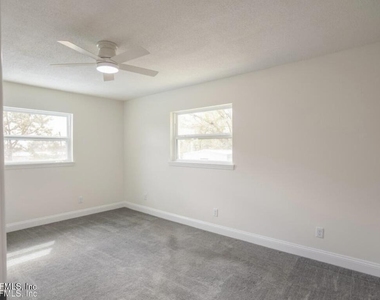 44259 Artesian Boulevard - Photo Thumbnail 15