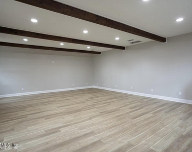 44259 Artesian Boulevard - Photo Thumbnail 3