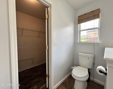 9302 Prosperity Lake Drive - Photo Thumbnail 23