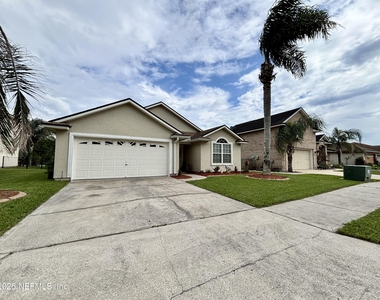 9302 Prosperity Lake Drive - Photo Thumbnail 2