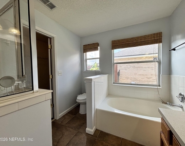 9302 Prosperity Lake Drive - Photo Thumbnail 21