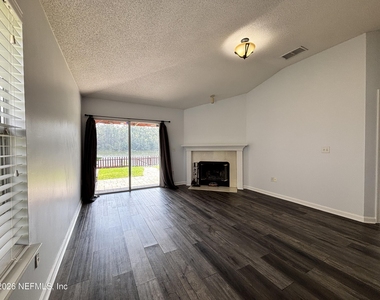 9302 Prosperity Lake Drive - Photo Thumbnail 15
