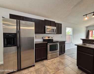 9302 Prosperity Lake Drive - Photo Thumbnail 11