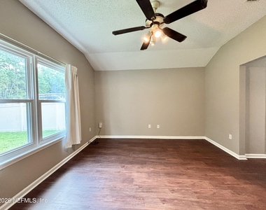 8095 Tessa Terrace E - Photo Thumbnail 18