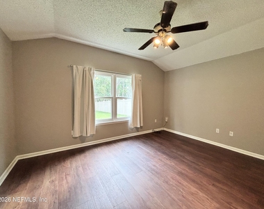 8095 Tessa Terrace E - Photo Thumbnail 17