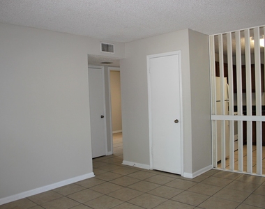 5136 Westchase Court - Photo Thumbnail 5
