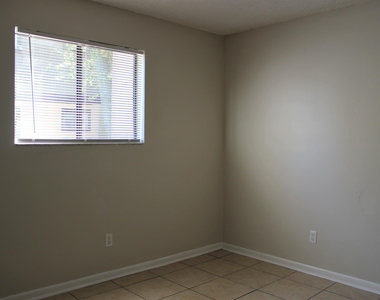 5136 Westchase Court - Photo Thumbnail 8