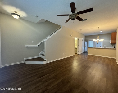 617 Drake Bay Terrace - Photo Thumbnail 3