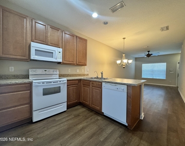 617 Drake Bay Terrace - Photo Thumbnail 8