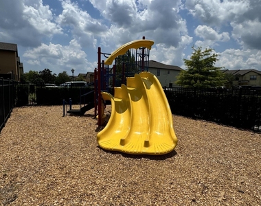 617 Drake Bay Terrace - Photo Thumbnail 23