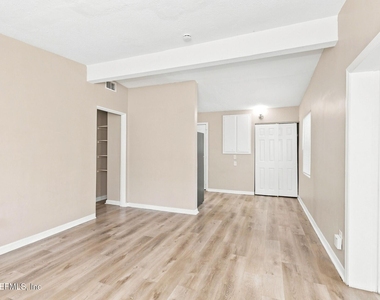 6132 Ardisia Road - Photo Thumbnail 6