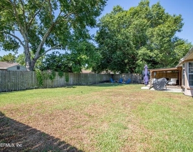 8278 Sailmaker Lane - Photo Thumbnail 20