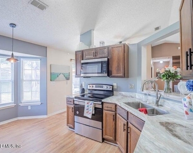 8278 Sailmaker Lane - Photo Thumbnail 14
