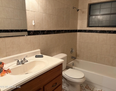 8280 Rocky Creek Drive - Photo Thumbnail 16
