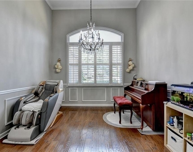 5019 Weatherstone Drive - Photo Thumbnail 15