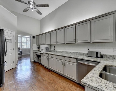 5019 Weatherstone Drive - Photo Thumbnail 11