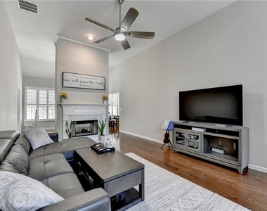 5019 Weatherstone Drive - Photo Thumbnail 3