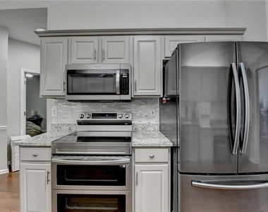 5019 Weatherstone Drive - Photo Thumbnail 14